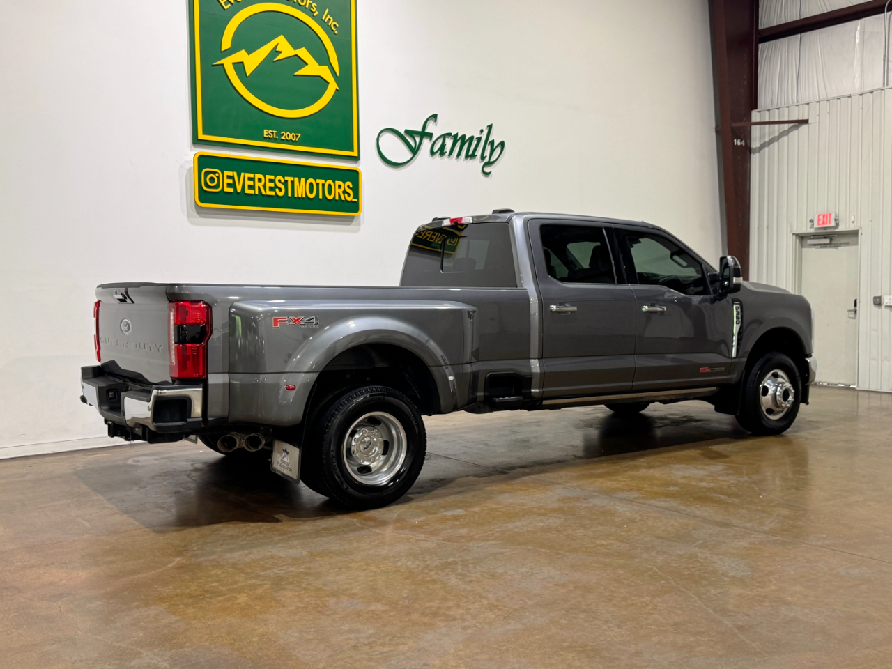 Ford Super Duty F-350 DRW  2024