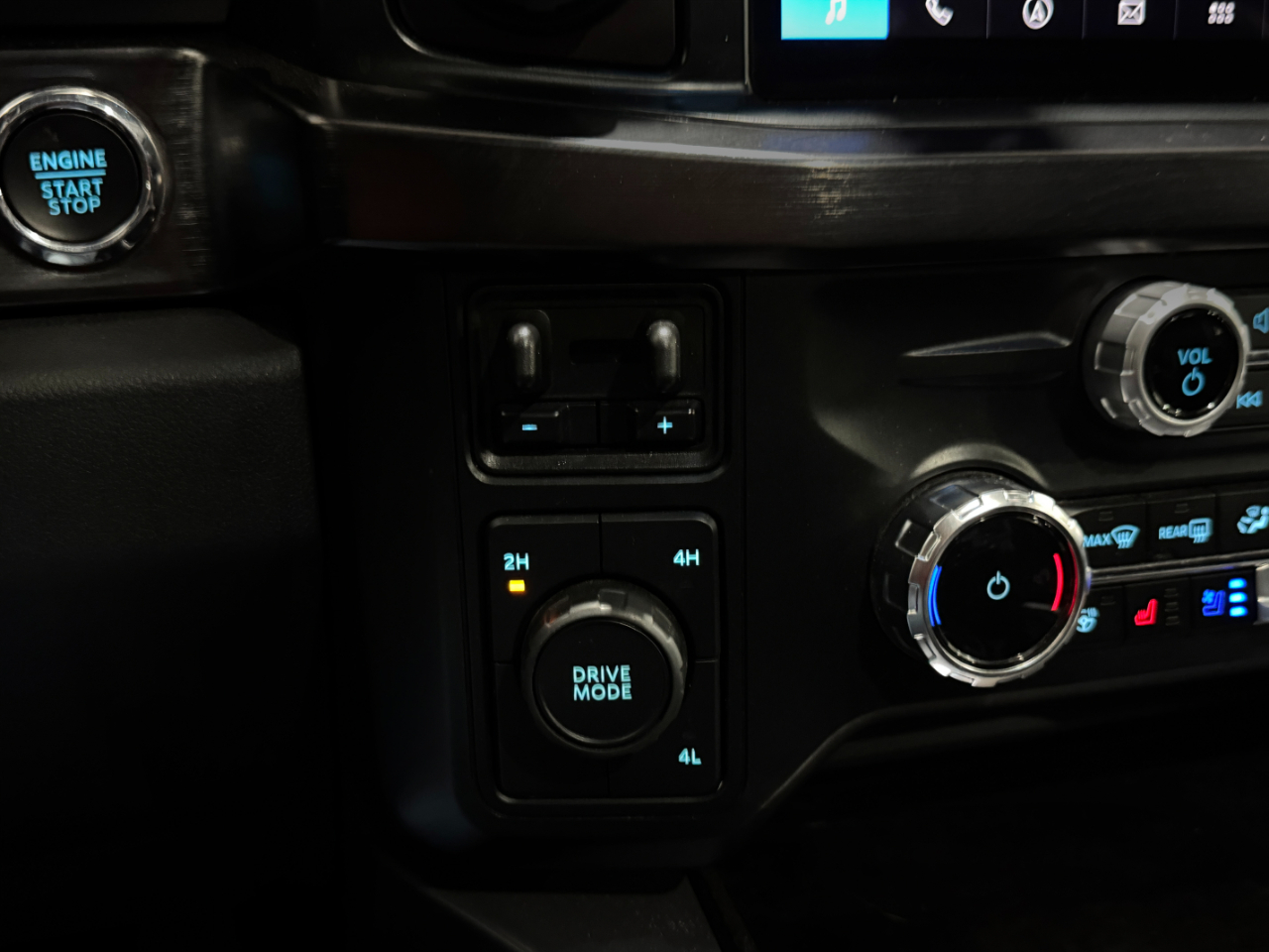Ford Super Duty F-350 DRW  2024