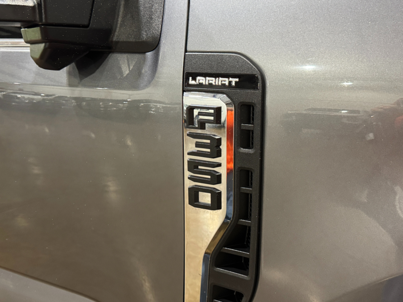 Ford Super Duty F-350 DRW  2024