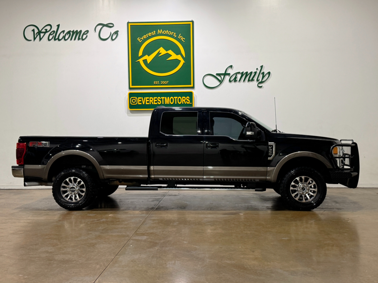 Ford Super Duty F-350 SRW  2022