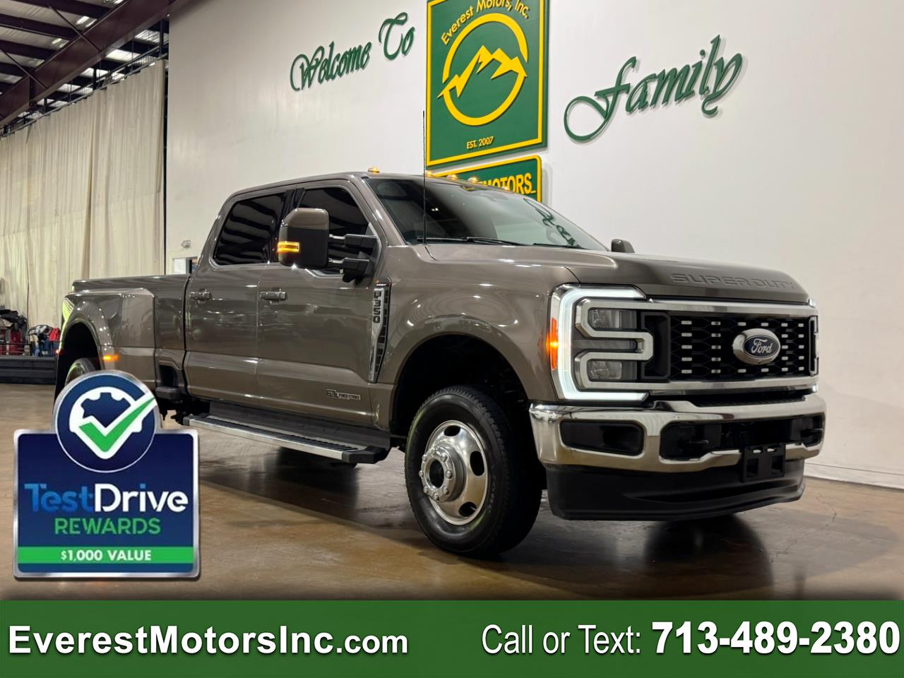 2023 Ford Super Duty F-350 DRW LARIAT 4X4 CREWCAB 6.7L V8 DIESEL 1OWNER