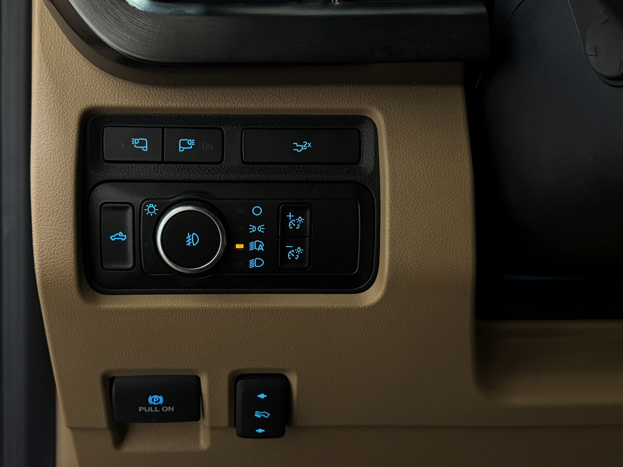 Ford Super Duty F-350 DRW  2023