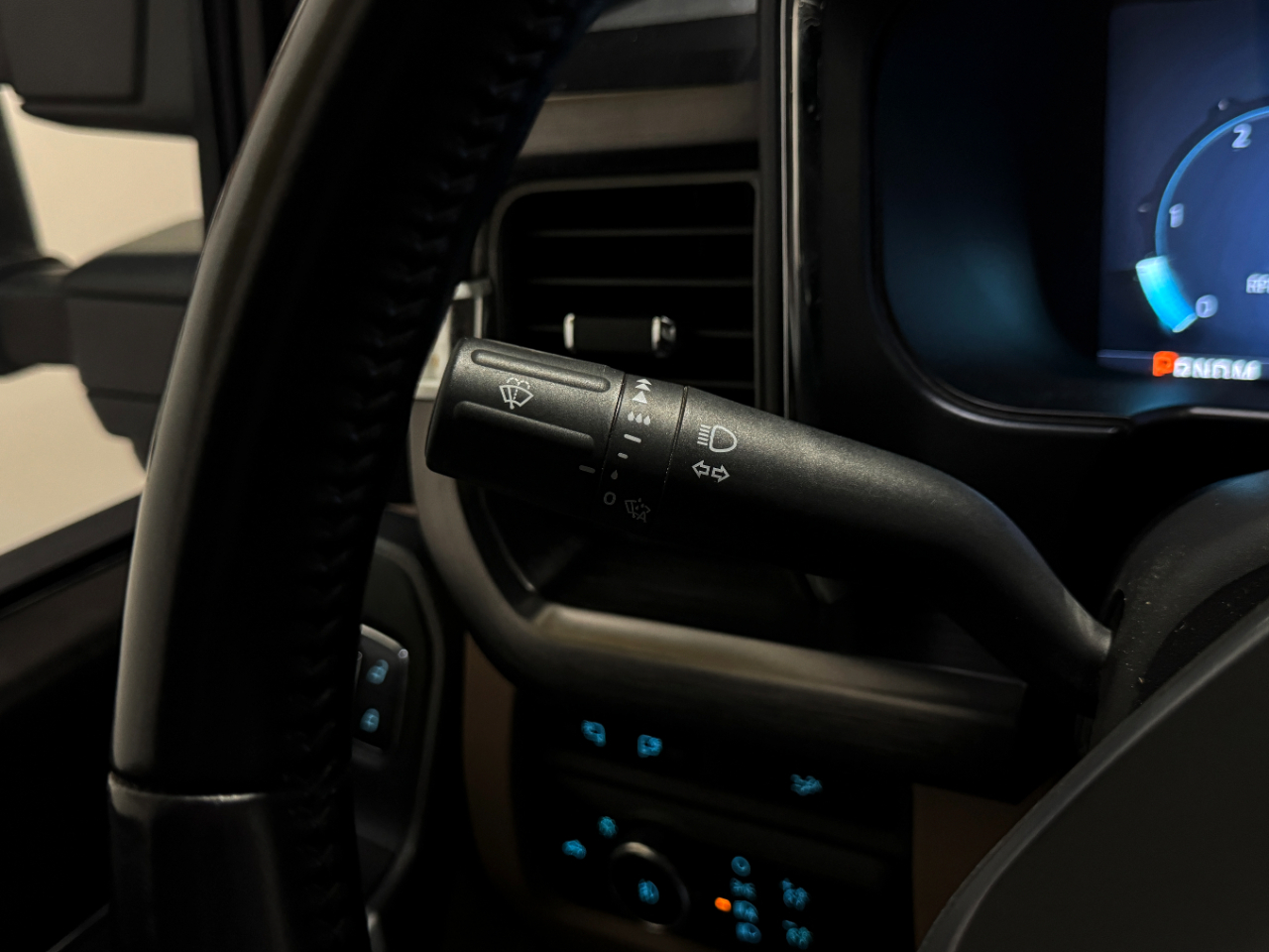 Ford Super Duty F-350 DRW  2023