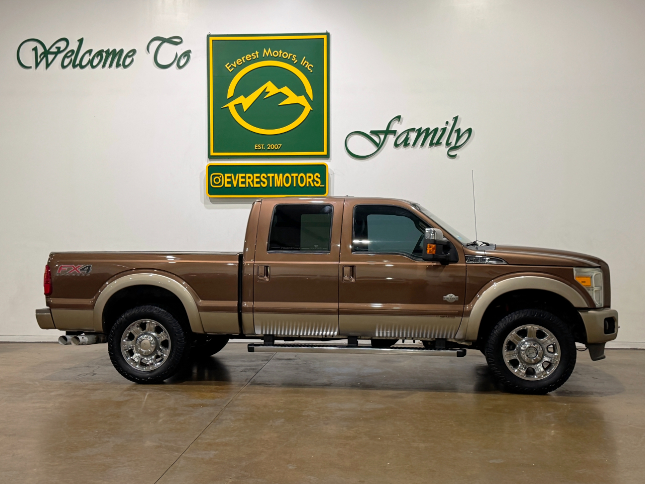 Ford Super Duty F-250 SRW  2012