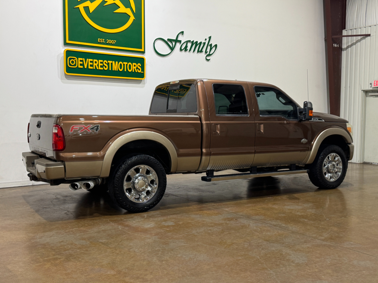 Ford Super Duty F-250 SRW  2012
