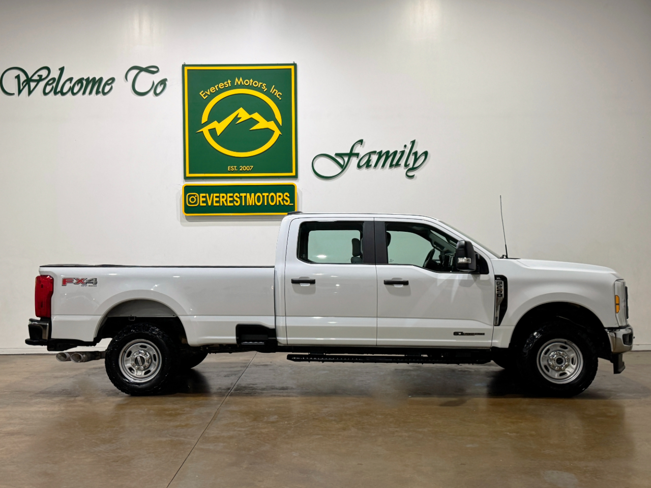 Ford Super Duty F-250 SRW  2024