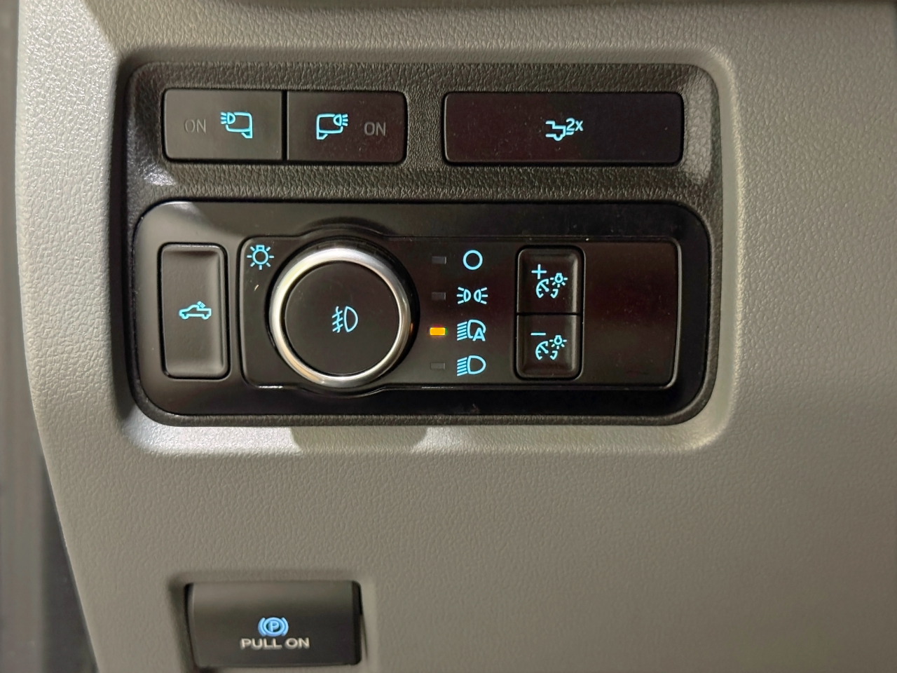 Ford Super Duty F-250 SRW  2023