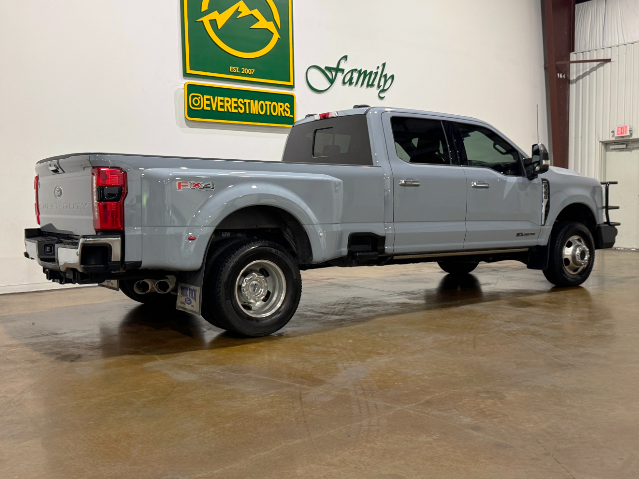 Ford Super Duty F-350 DRW  2024