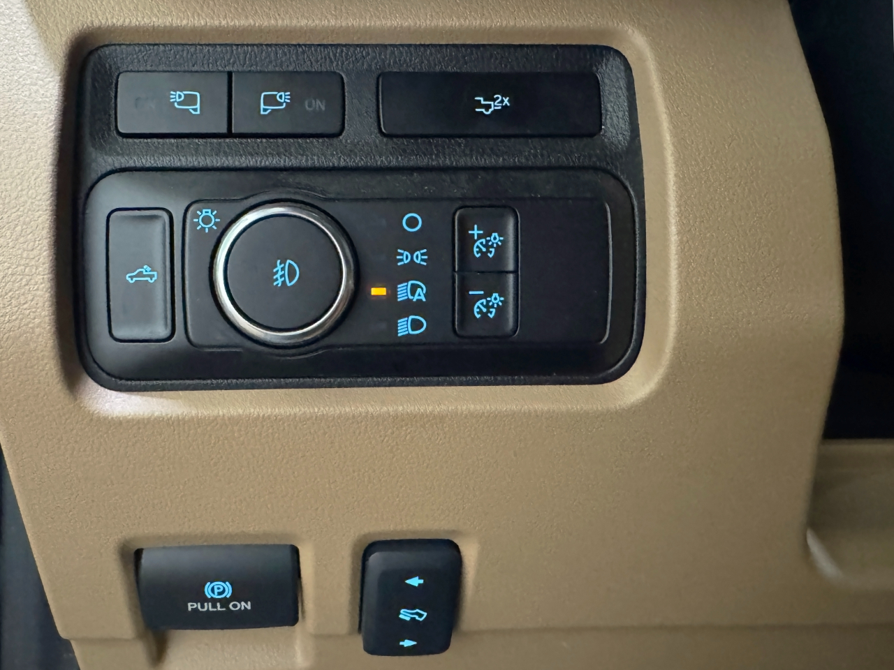 Ford Super Duty F-350 DRW  2024