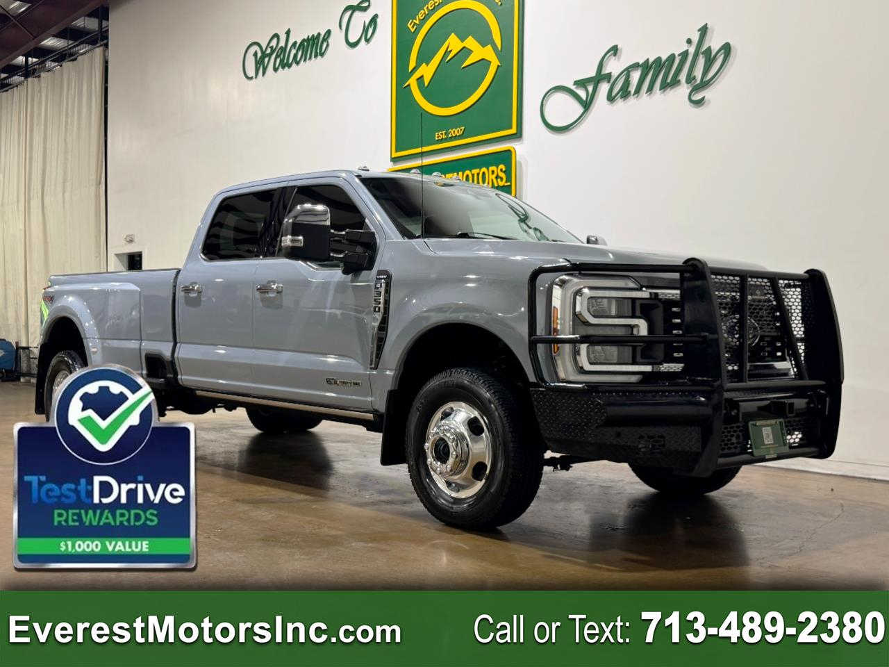 2024 Ford Super Duty F-350 DRW LARIAT 4X4 CREWCAB 6.7L V8 DIESEL 1OWNER FX4