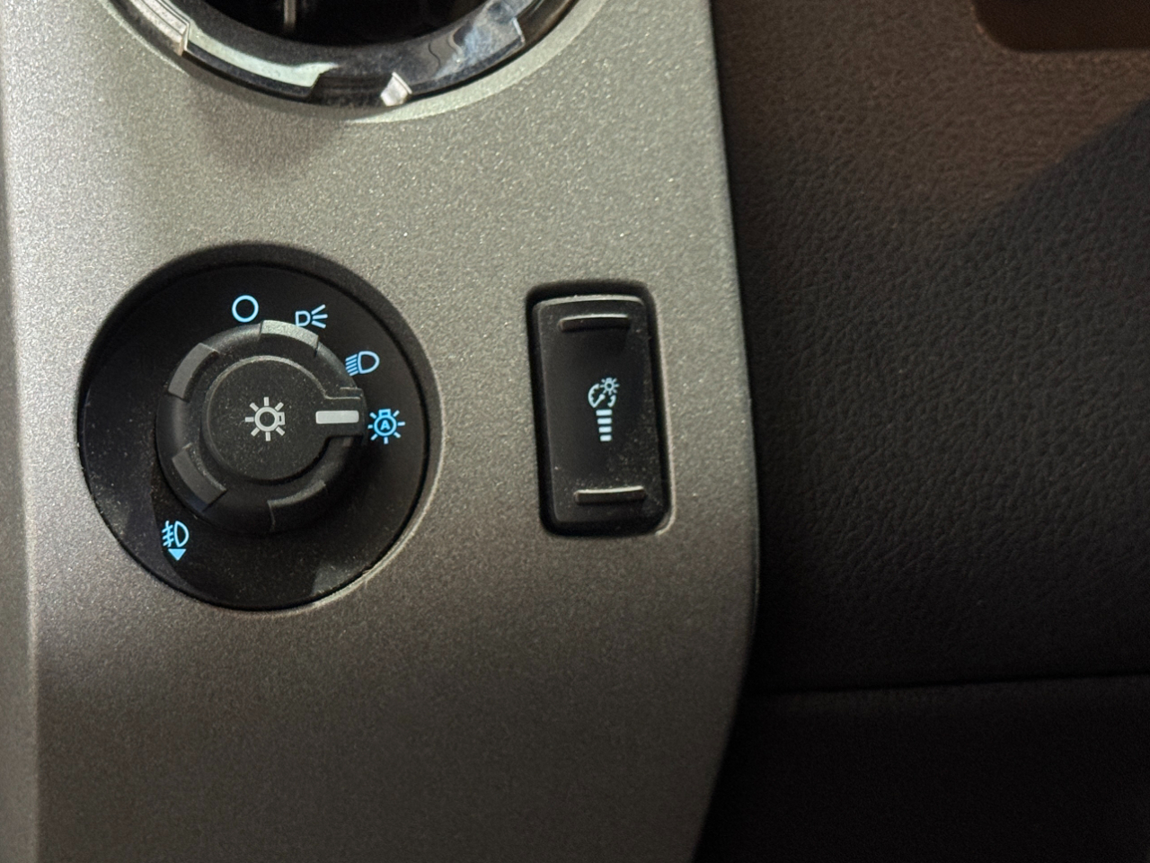 Ford Super Duty F-250 SRW  2011