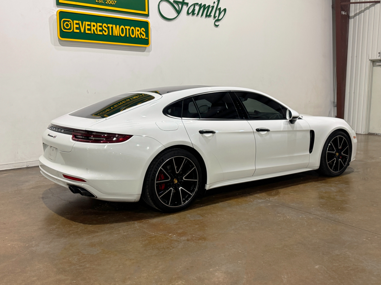 Porsche Panamera  2018