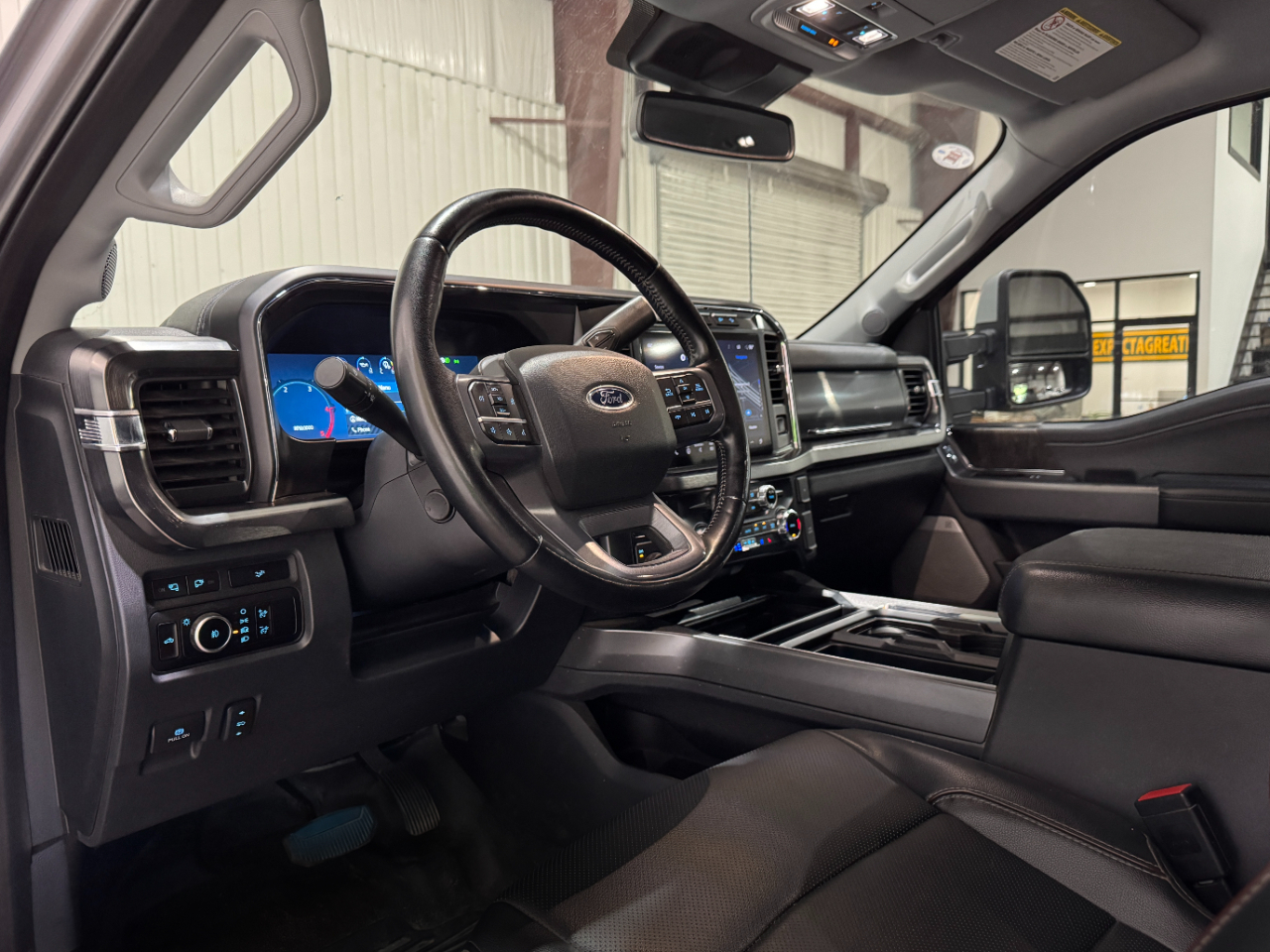 Ford Super Duty F-350 DRW  2023