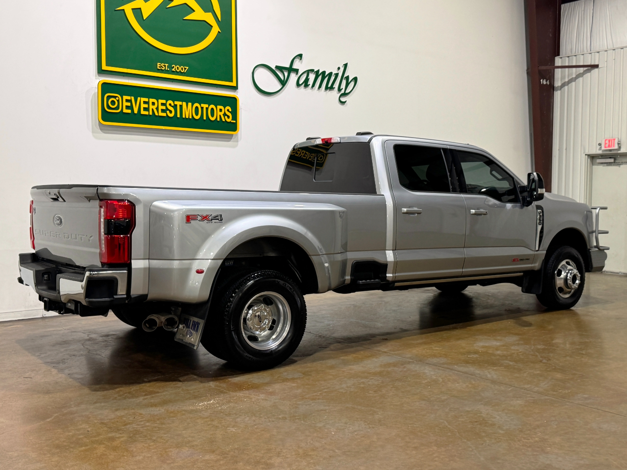 Ford Super Duty F-350 DRW  2024
