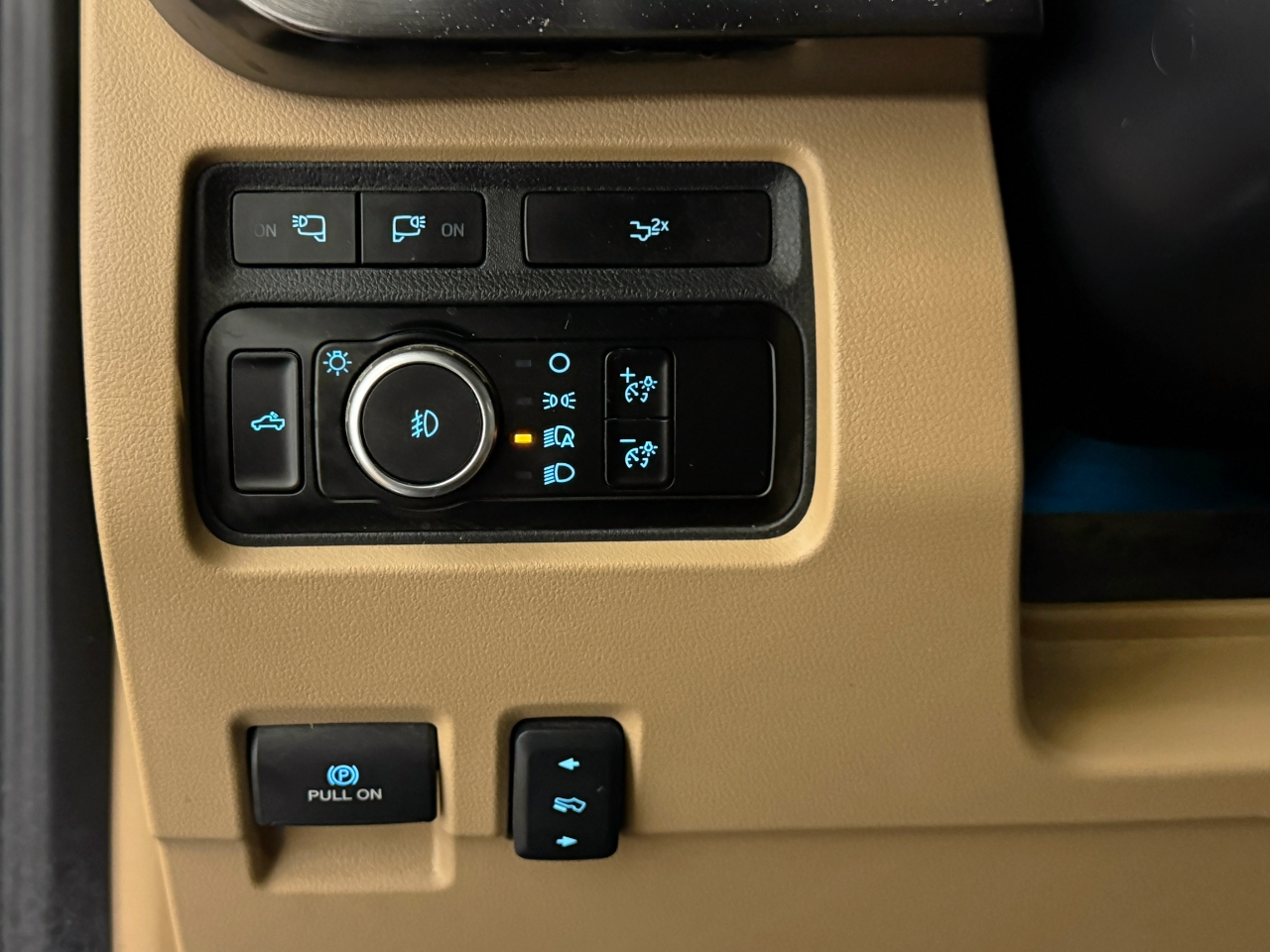Ford Super Duty F-350 DRW  2024