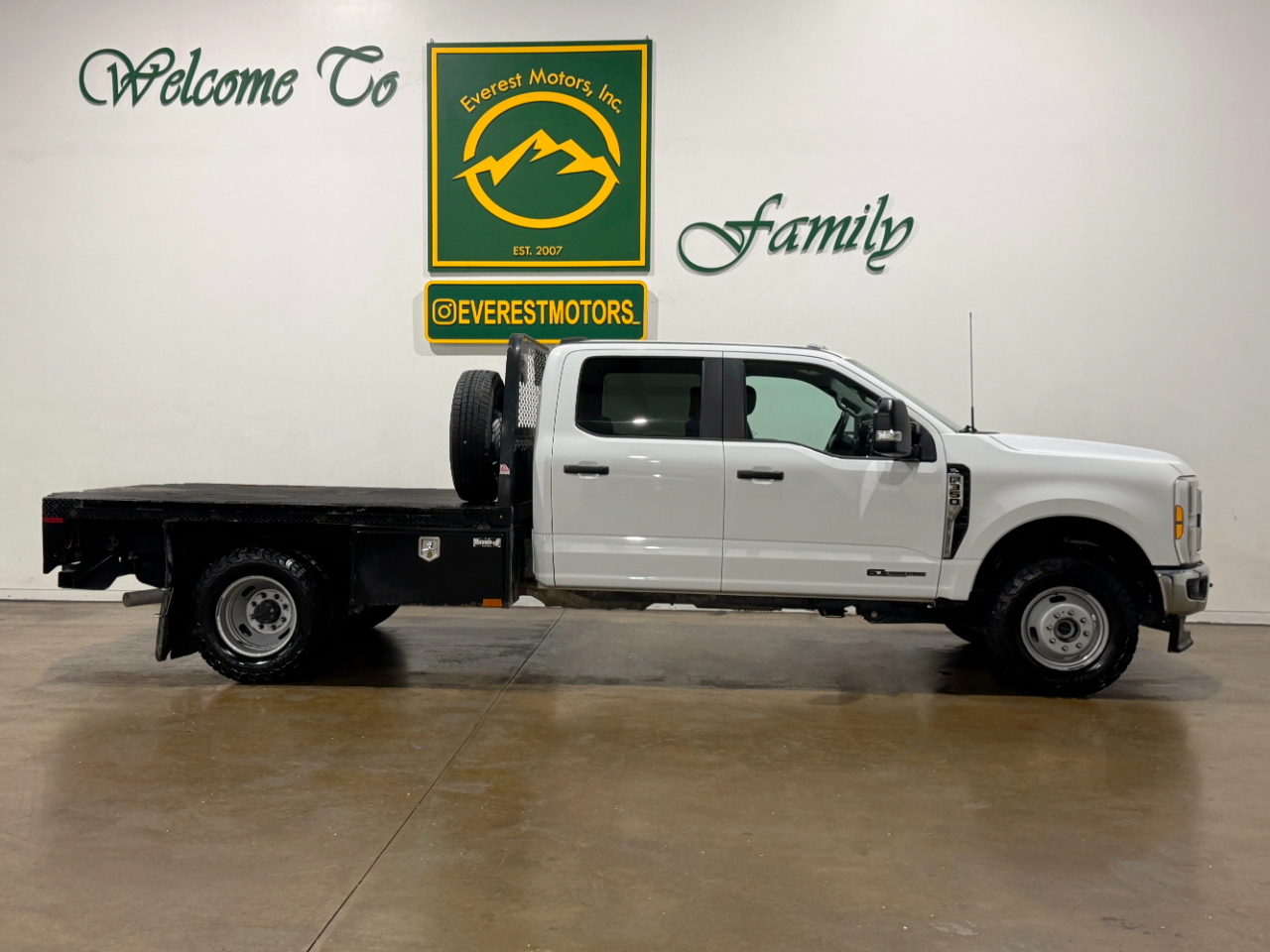 Ford Super Duty F-350 DRW  2024