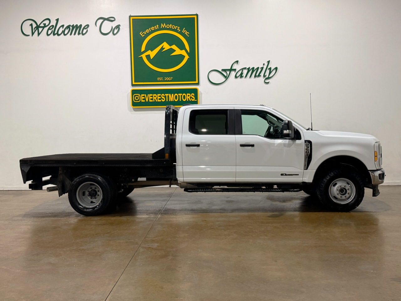 Ford Super Duty F-350 DRW  2024