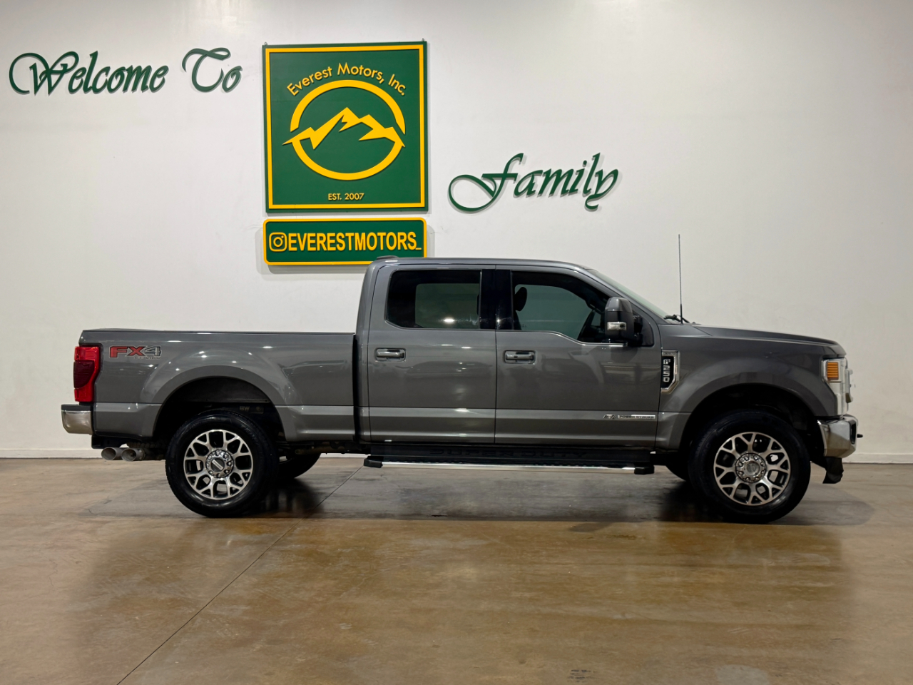 Ford Super Duty F-250 SRW  2022