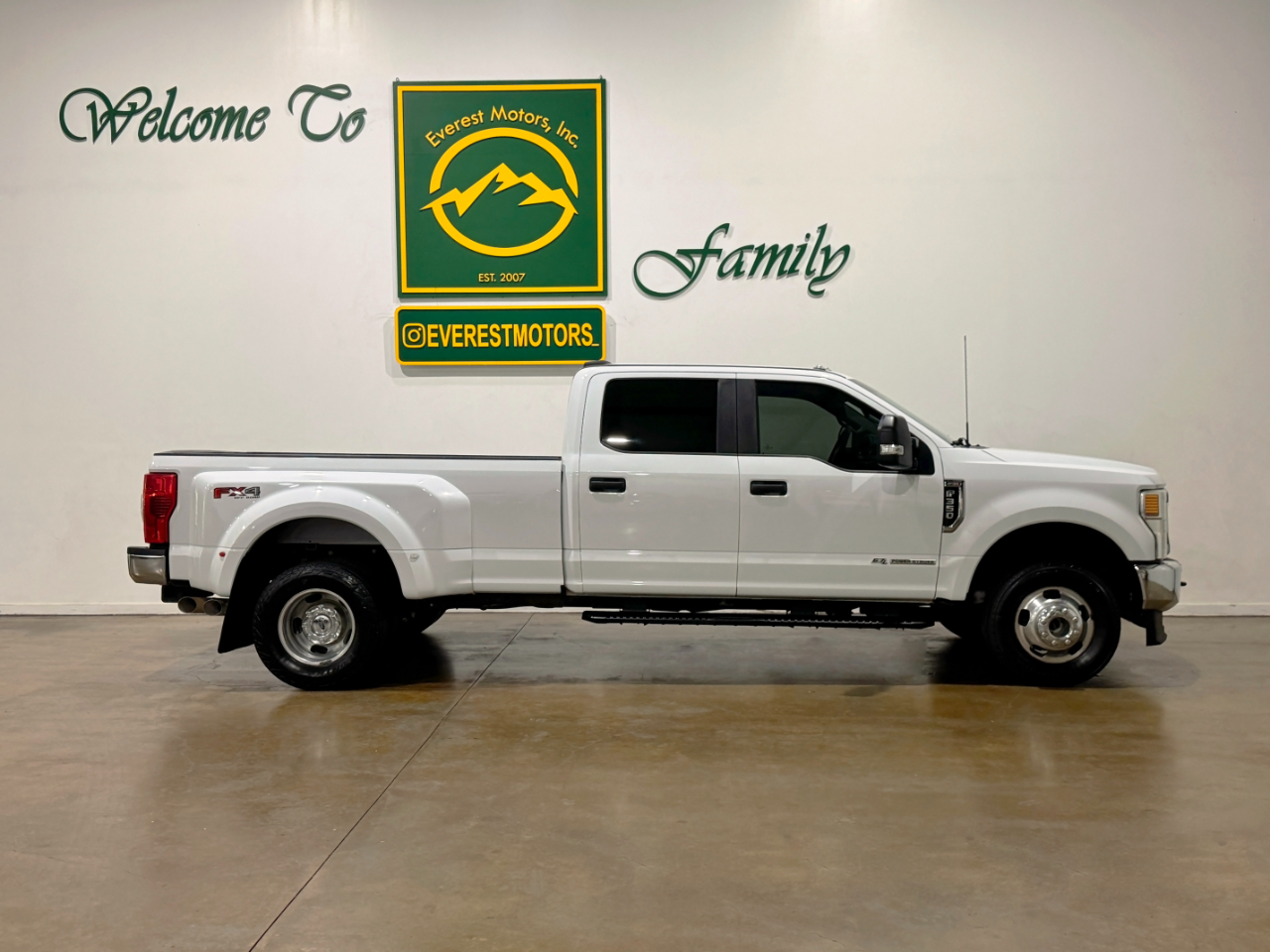 Ford Super Duty F-350 DRW  2022