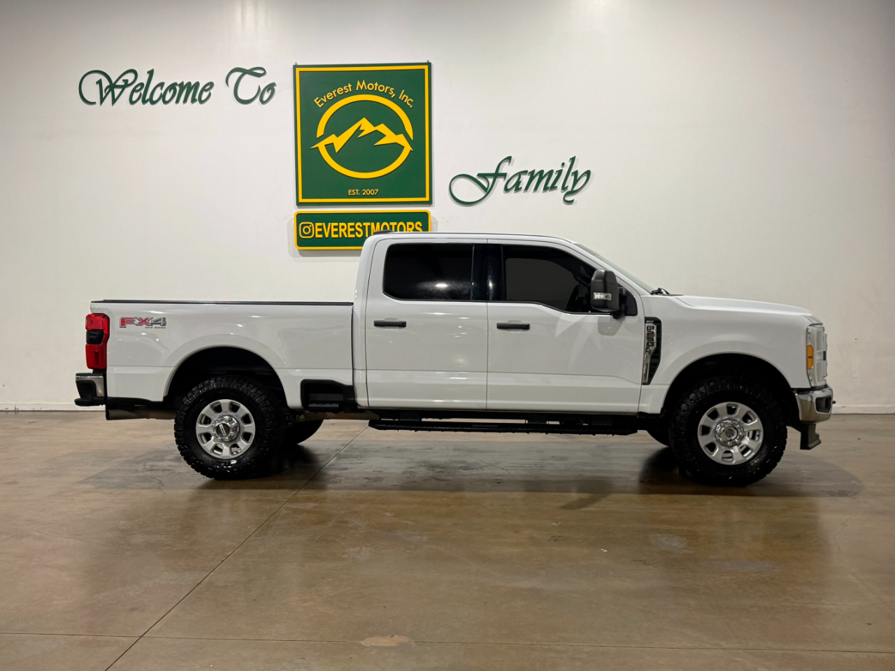 Ford Super Duty F-250 SRW  2023