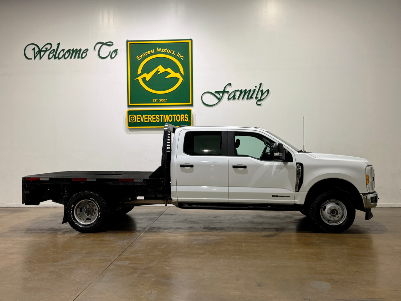 Ford Super Duty F-350 DRW  2023