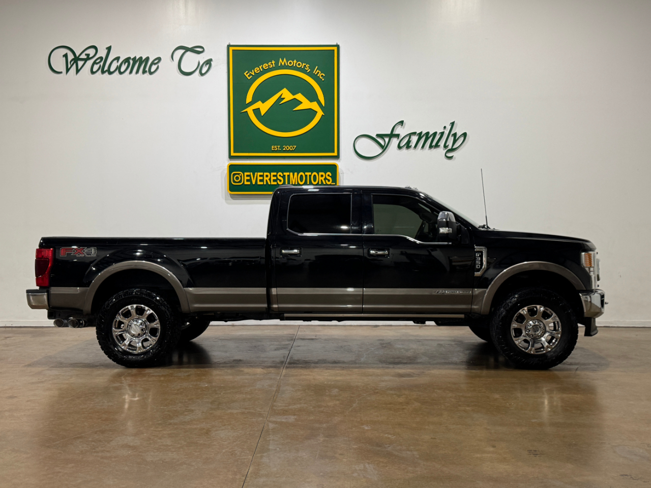 Ford Super Duty F-350 SRW  2022