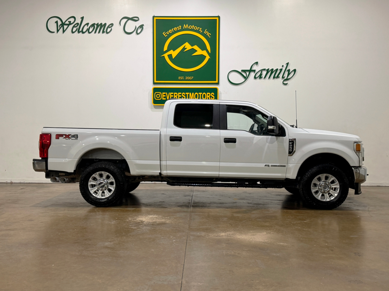 Ford Super Duty F-250 SRW  2022