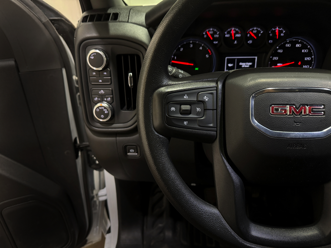 GMC Sierra 3500HD  2024