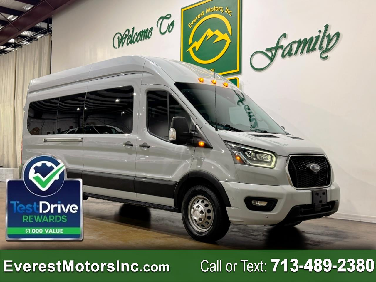 Ford Transit Passenger Wagon  2023
