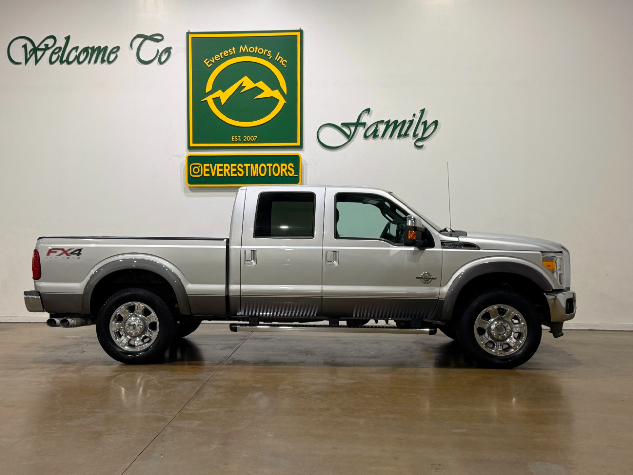 Ford Super Duty F-250 SRW  2012