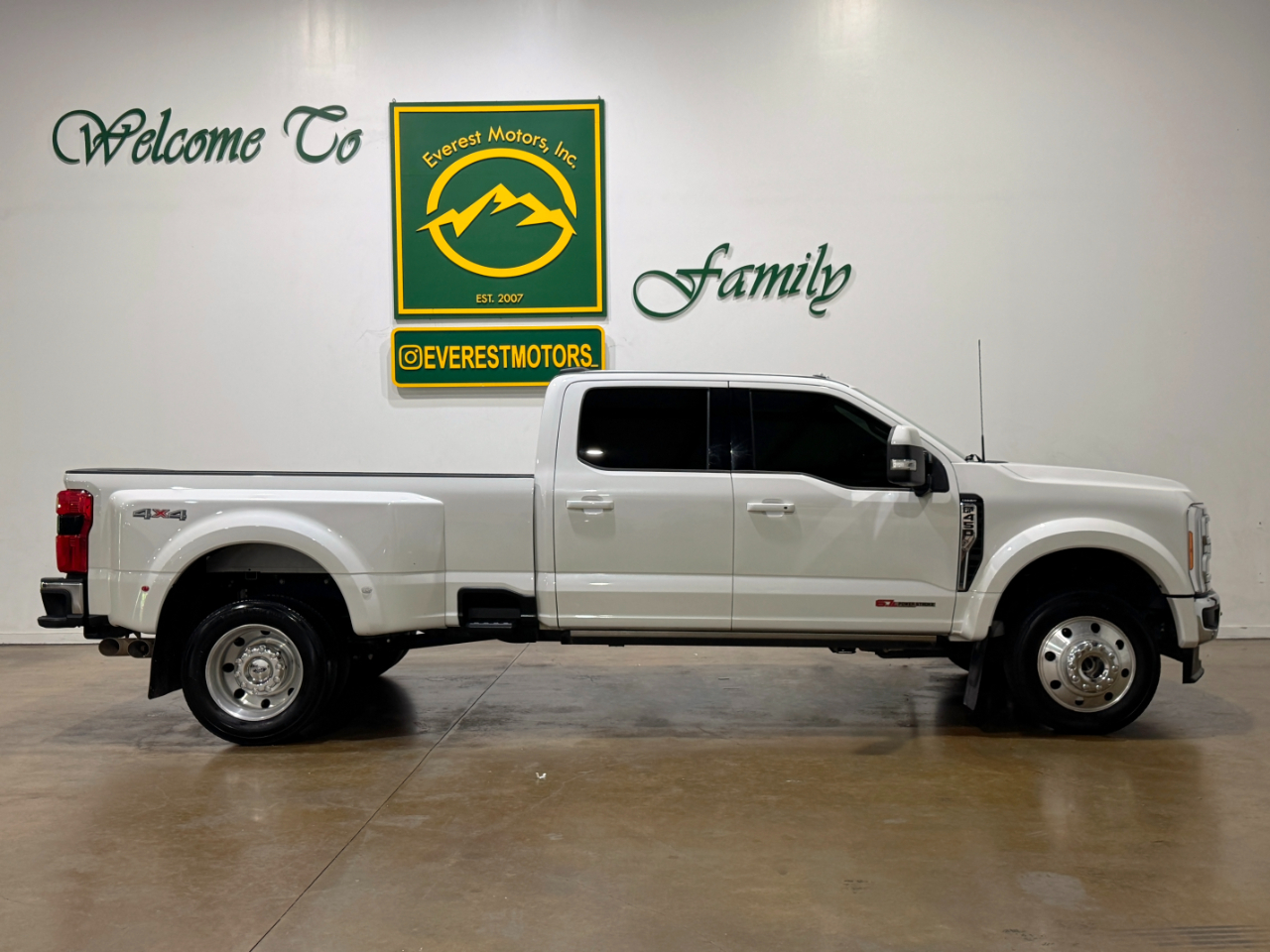 Ford Super Duty F-450 DRW  2023