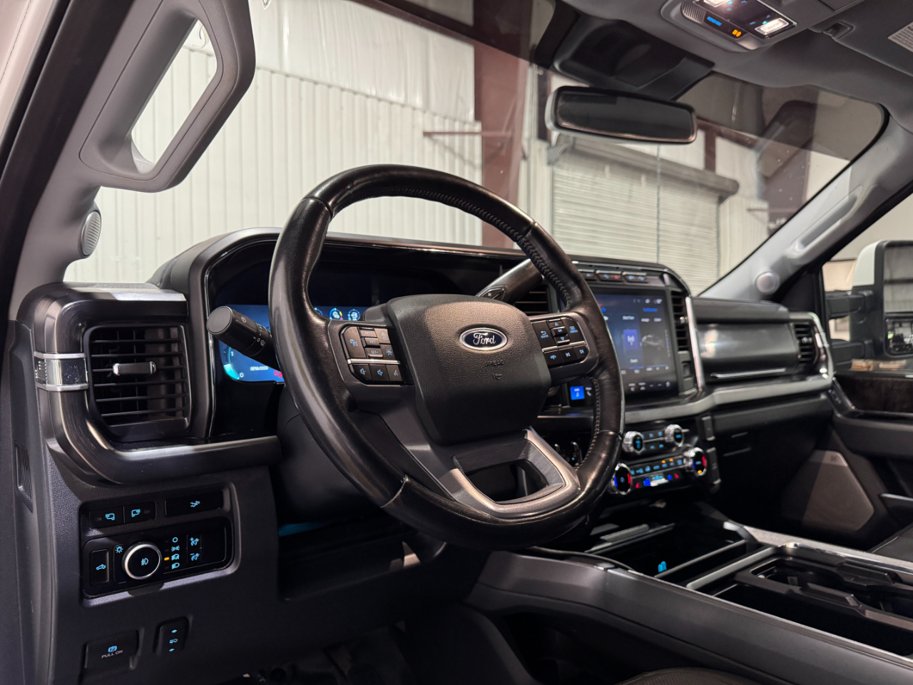 Ford Super Duty F-350 DRW  2023