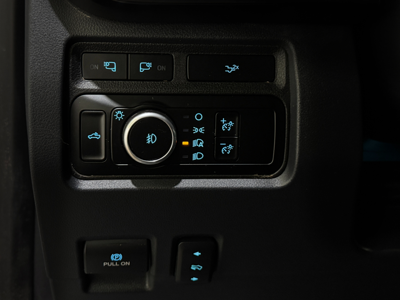Ford Super Duty F-350 DRW  2023