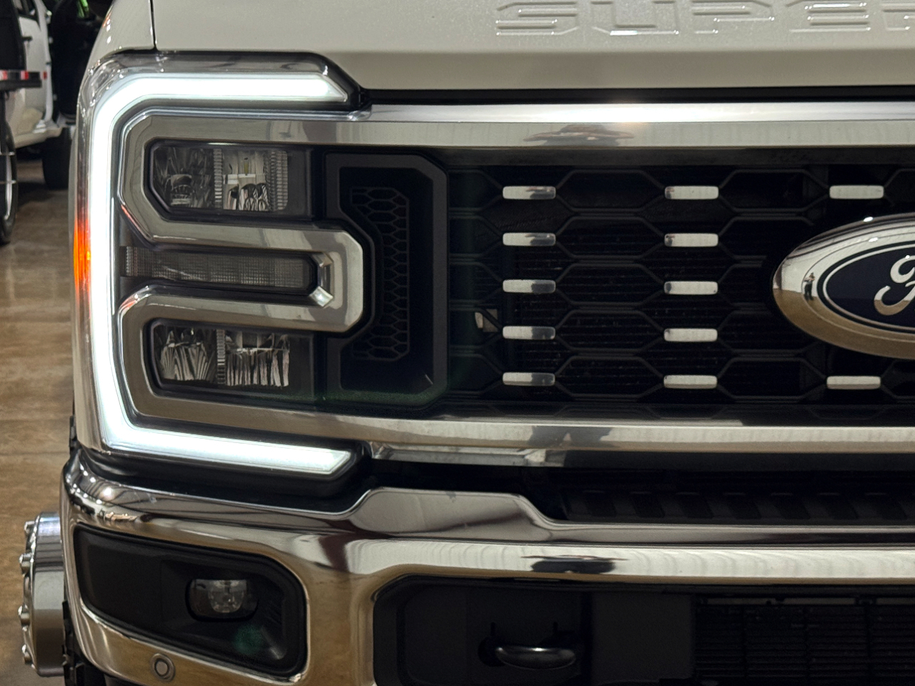 Ford Super Duty F-350 DRW  2023