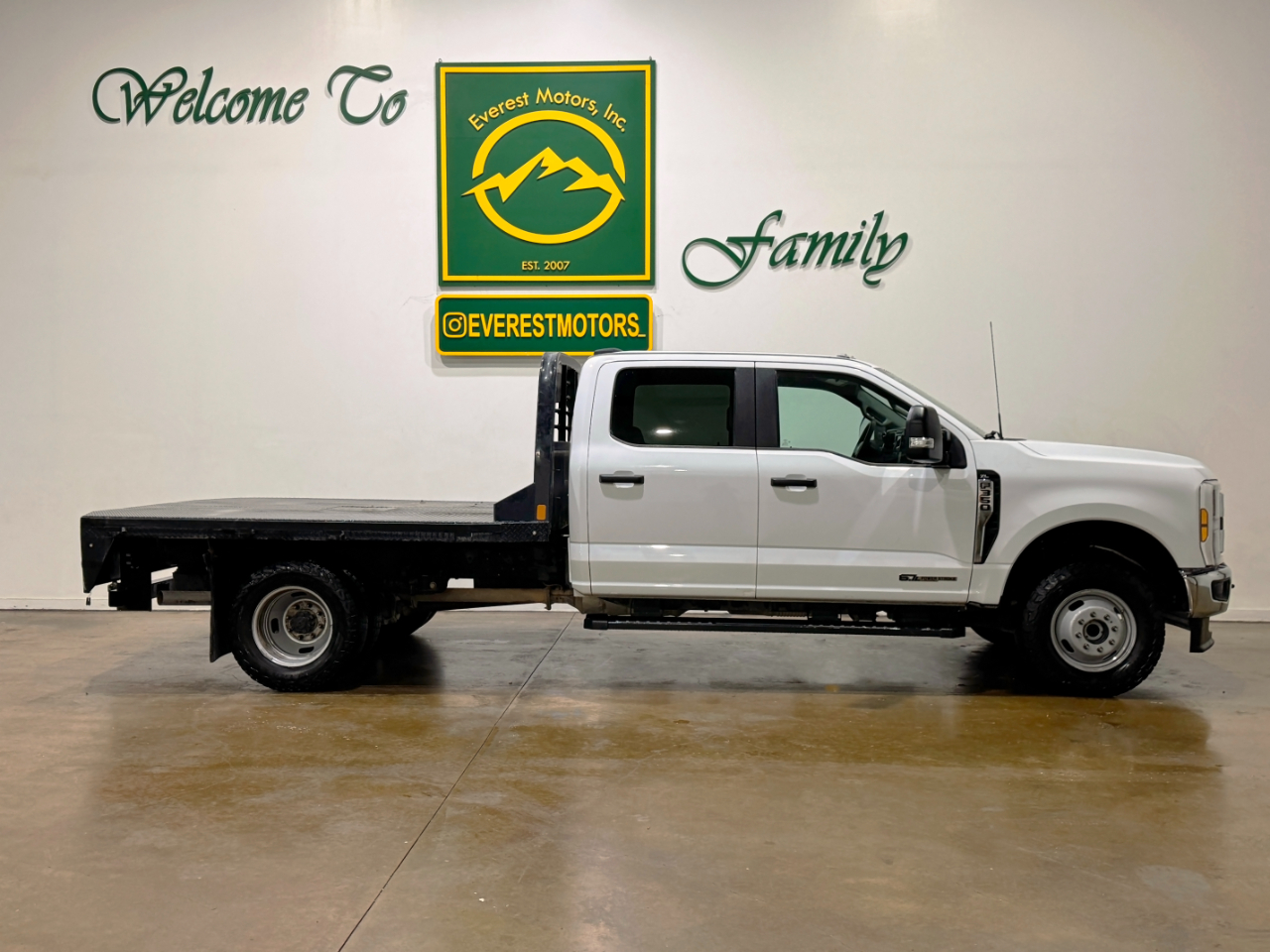 Ford Super Duty F-350 DRW  2024