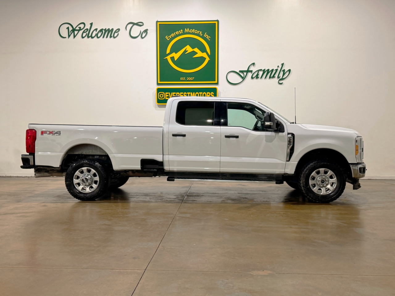 Ford Super Duty F-250 SRW  2023