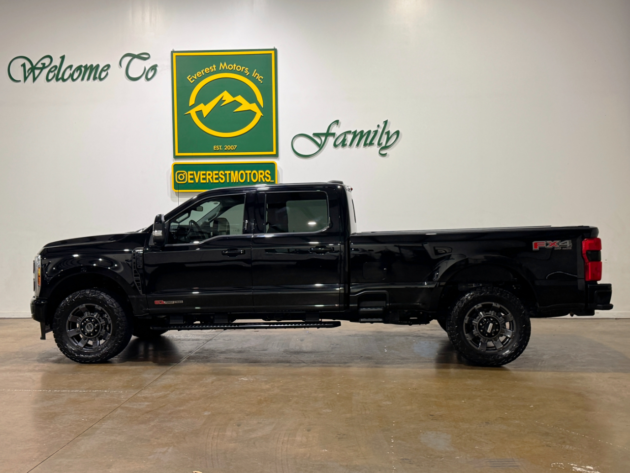 Ford Super Duty F-350 SRW  2023