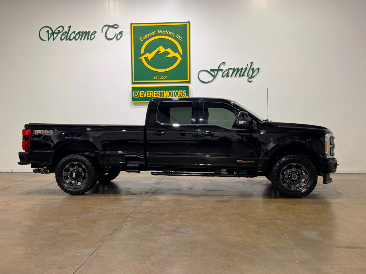 Ford Super Duty F-350 SRW  2023