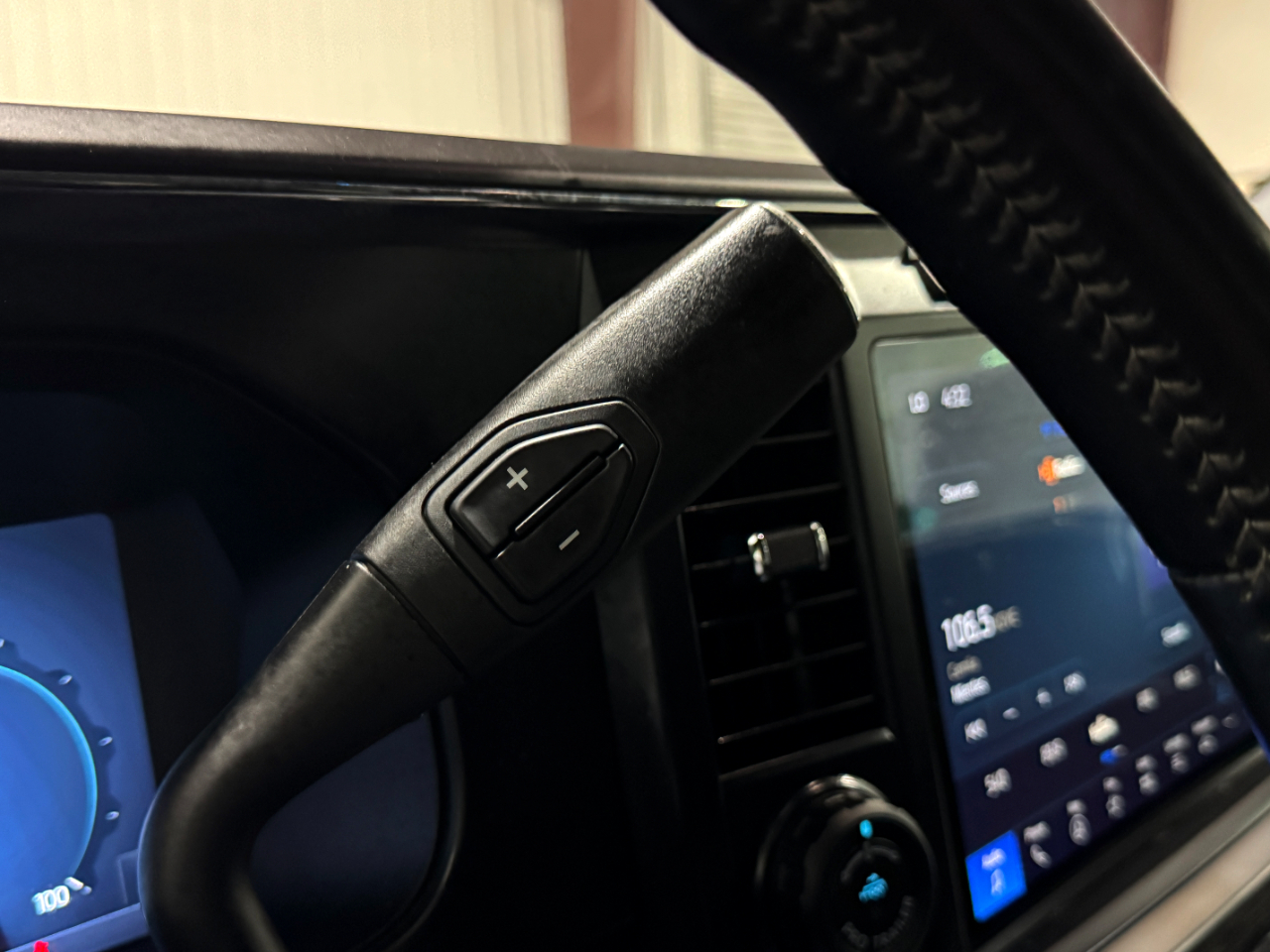 Ford Super Duty F-350 SRW  2023