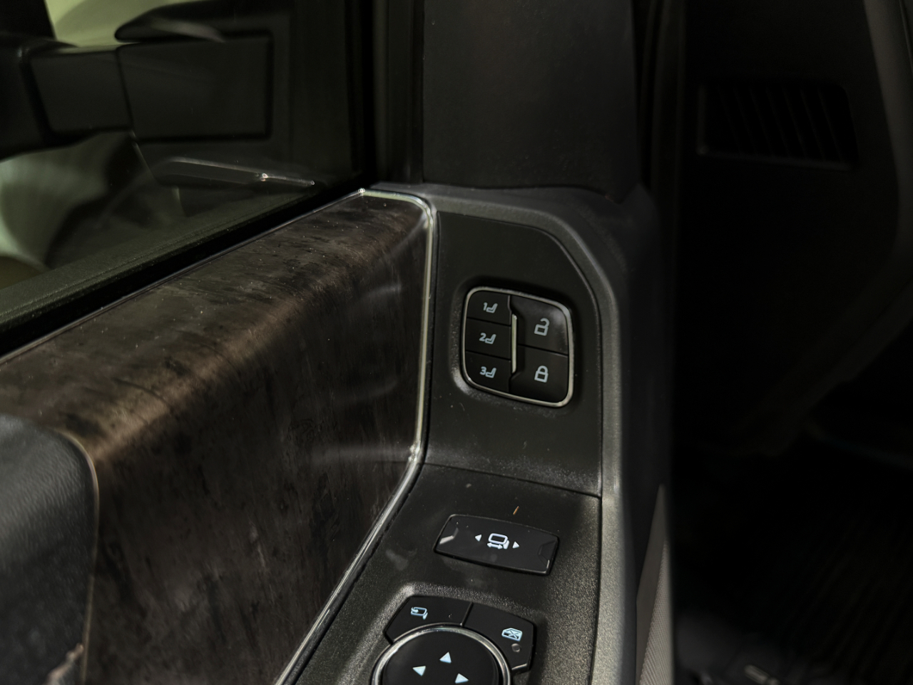 Ford Super Duty F-350 SRW  2023