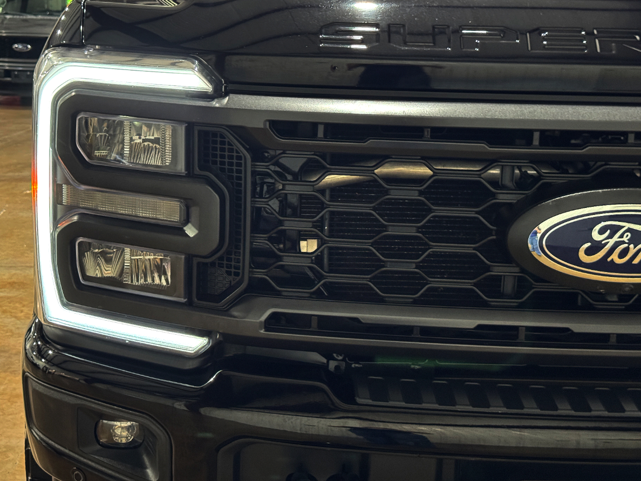 Ford Super Duty F-350 SRW  2023