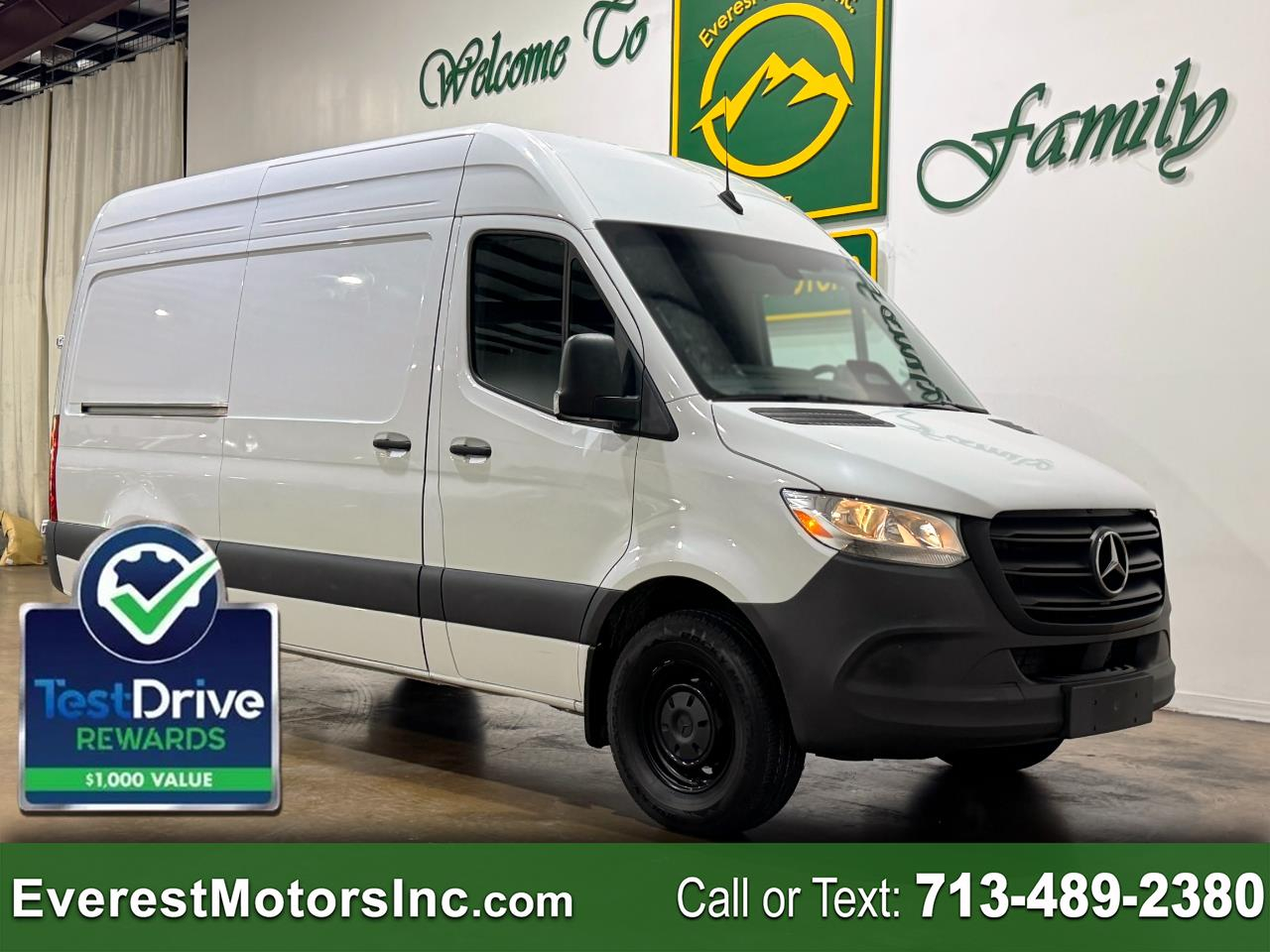 Mercedes-Benz Sprinter Cargo Van  2025