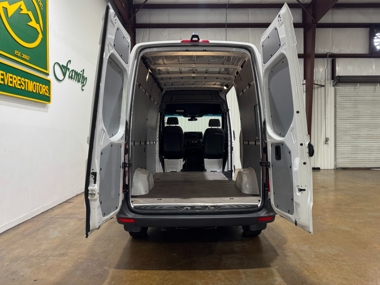 Mercedes-Benz Sprinter Cargo Van  2025