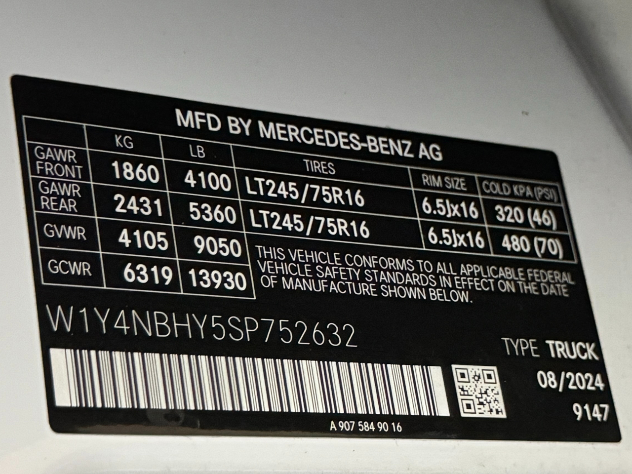 Mercedes-Benz Sprinter Cargo Van  2025