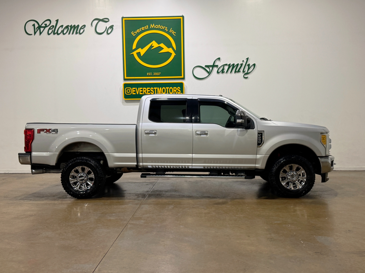 Ford Super Duty F-250 SRW  2017