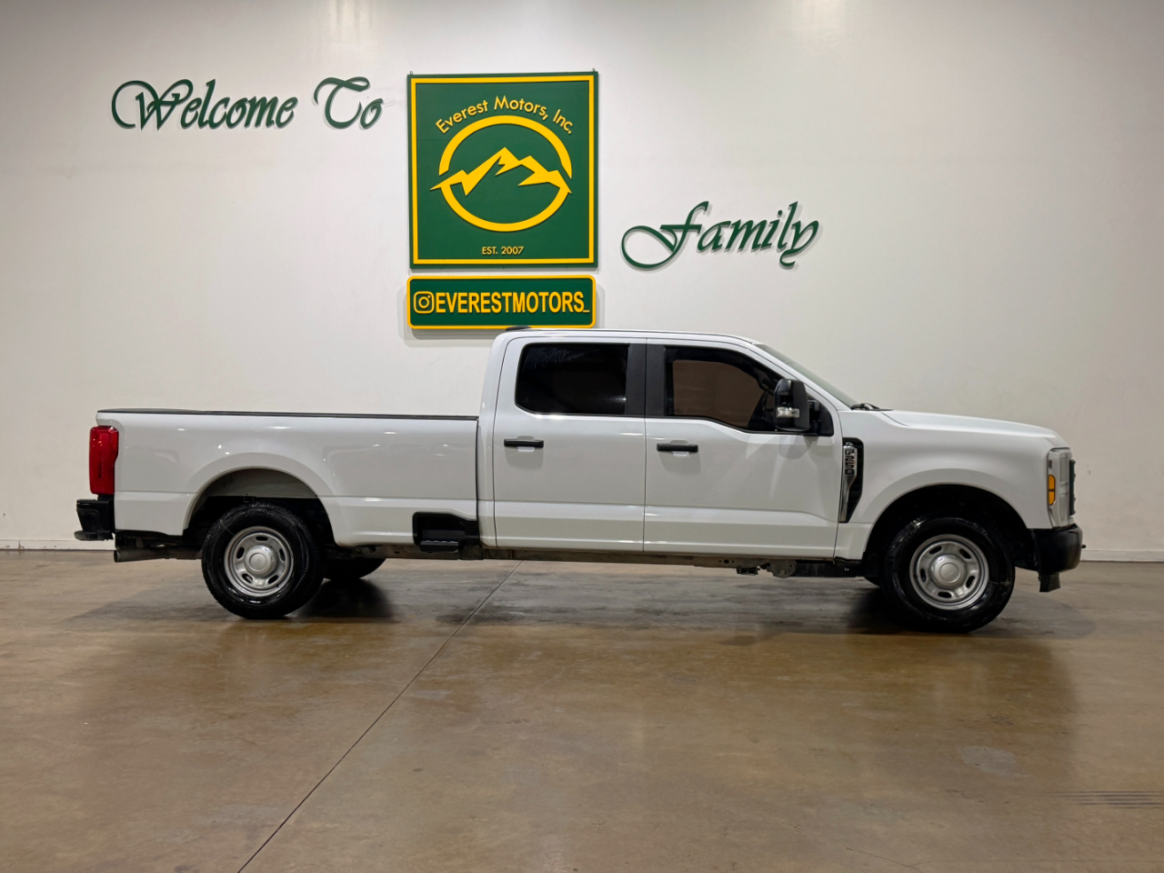 Ford Super Duty F-250 SRW  2024