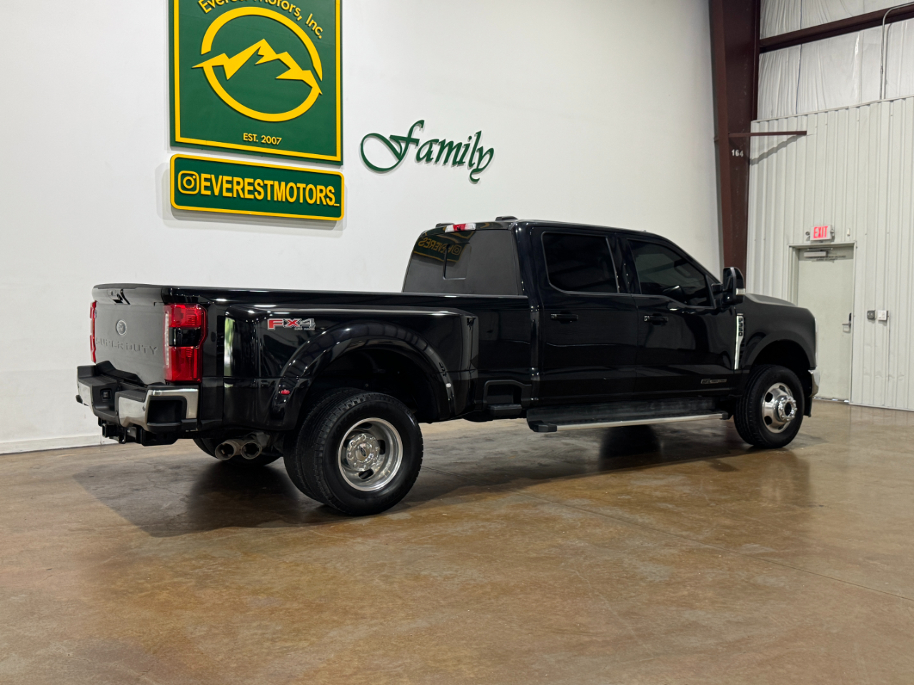 Ford Super Duty F-350 DRW  2024
