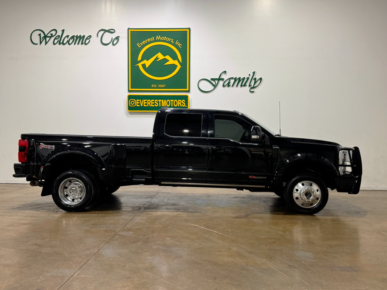 Ford Super Duty F-450 DRW  2025
