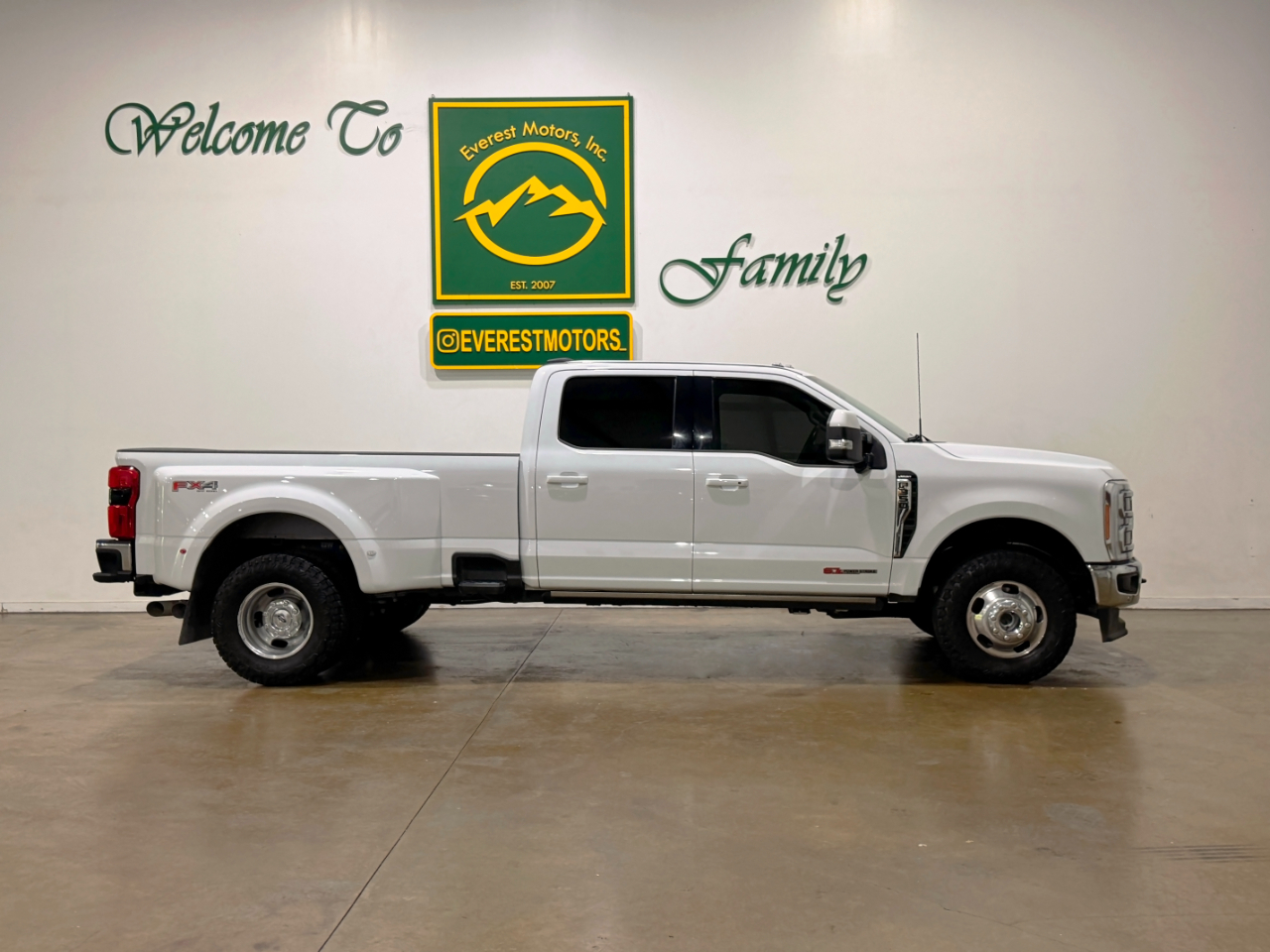 Ford Super Duty F-350 DRW  2023