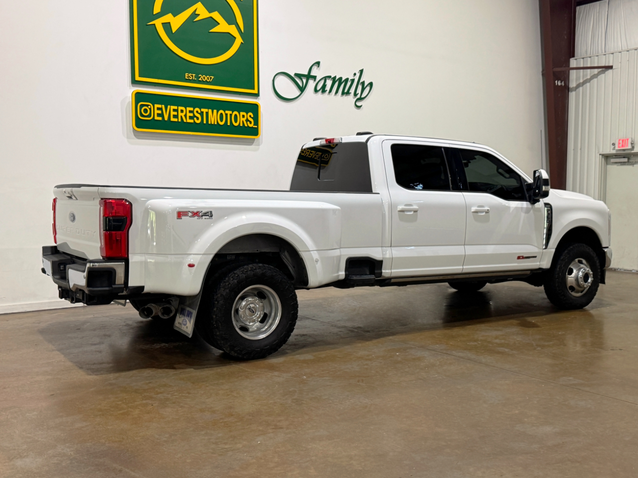 Ford Super Duty F-350 DRW  2023
